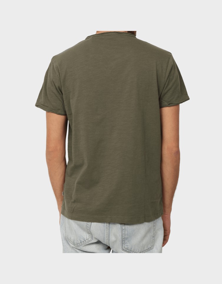 BASIC BUTTON TEE