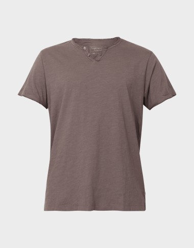 BASIC BUTTON TEE