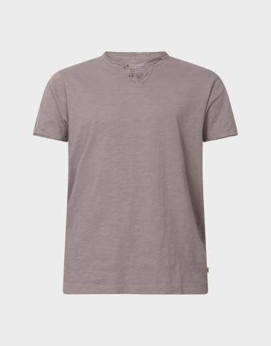 BASIC BUTTON TEE