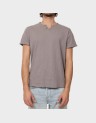 BASIC BUTTON TEE