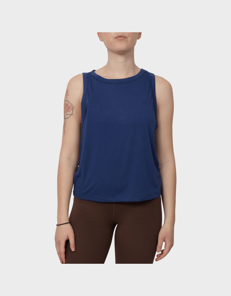 ESSENTIAL TEE