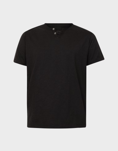 BASIC BUTTON TEE