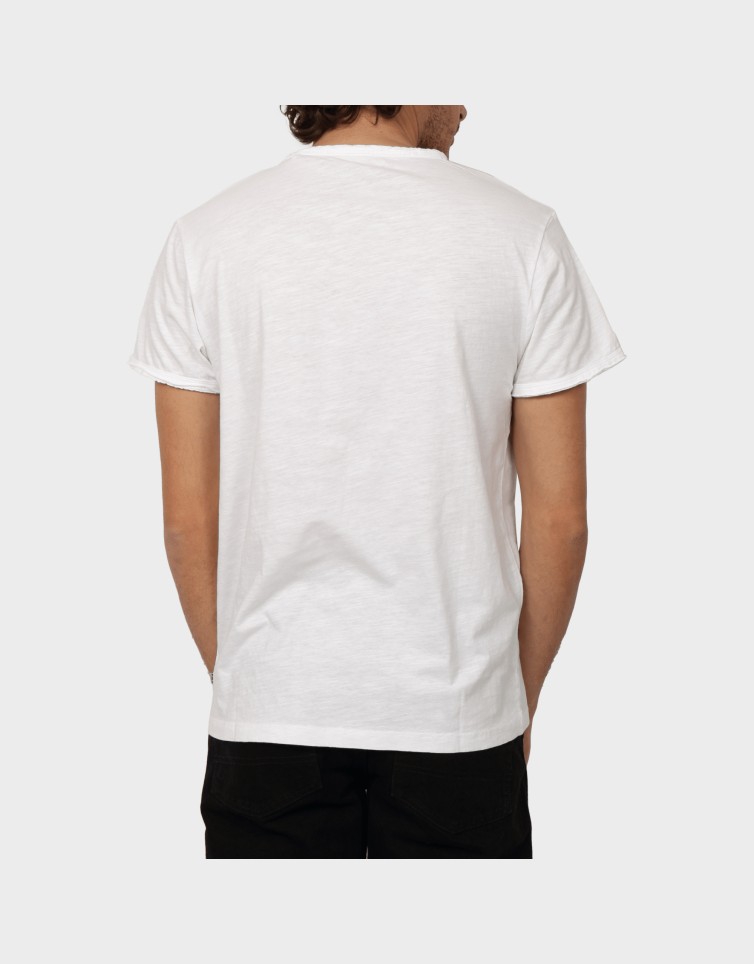 BASIC BUTTON TEE