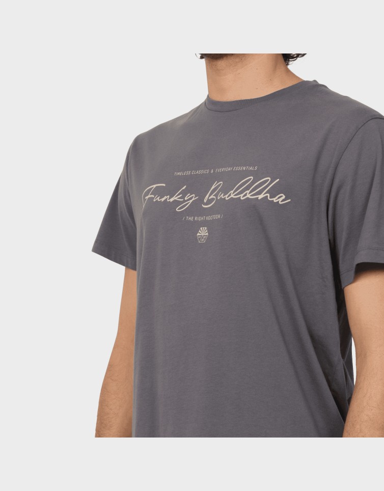 TIMELESS TEE