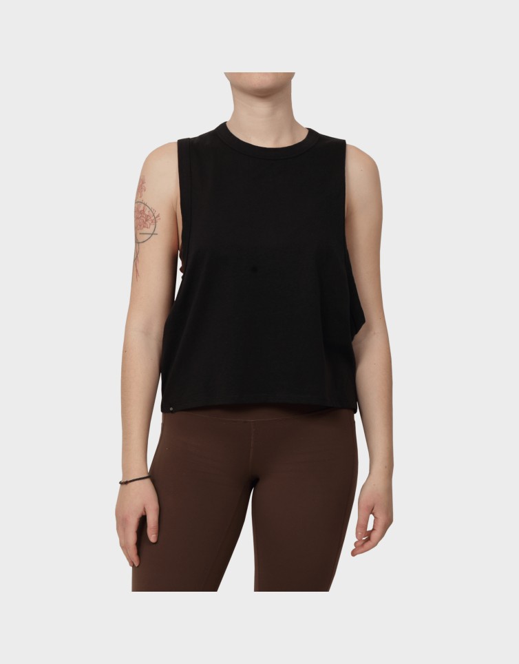 ESSENTIAL TEE