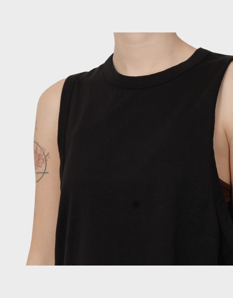 ESSENTIAL TEE