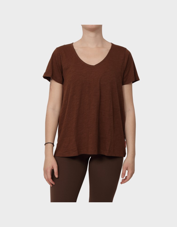 ESSENTIAL TEE