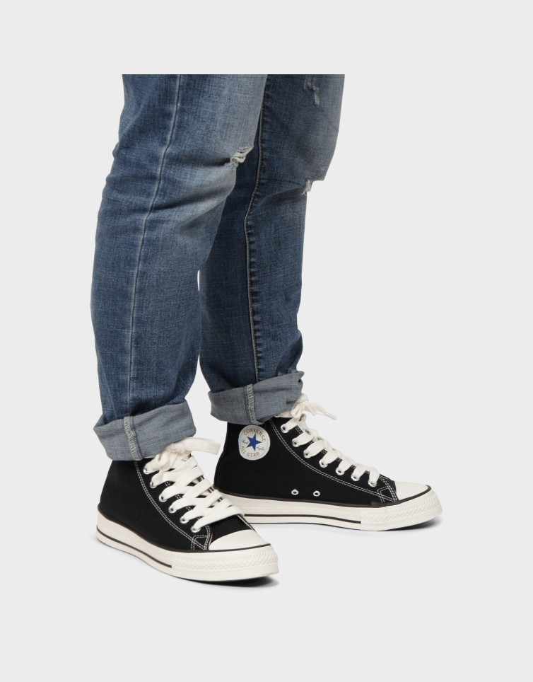 CHUCK TAYLOR THROWBACK