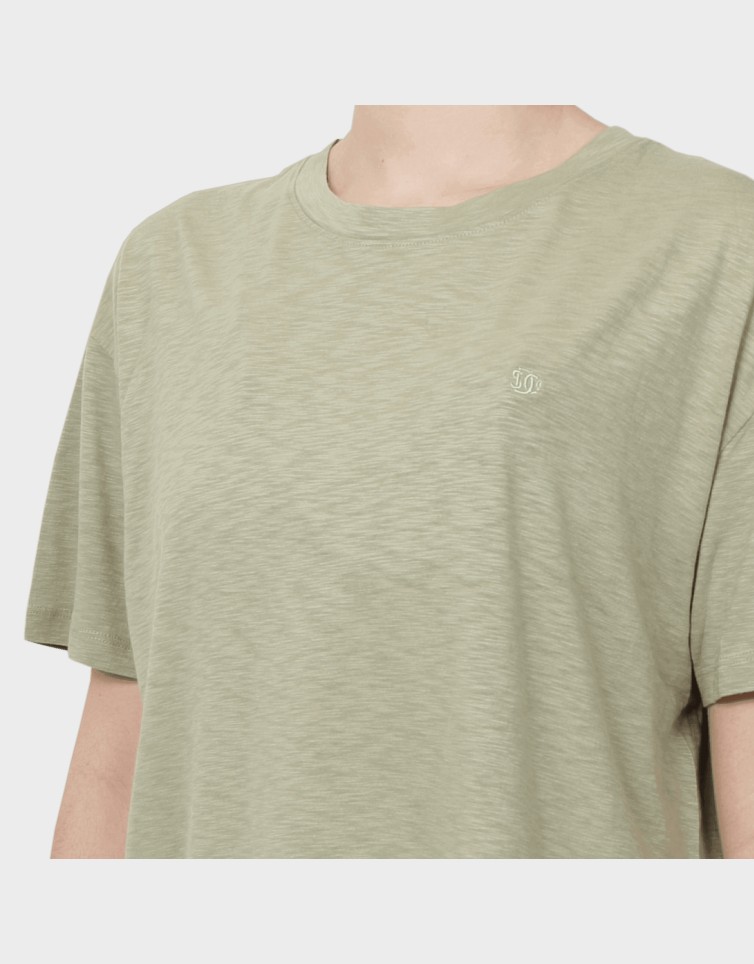 D2 STUD STUDIOS CREW TEE