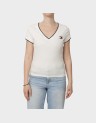 SLIM BADGE V-NECK TEE