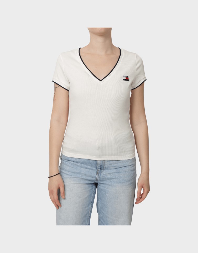 SLIM BADGE V-NECK TEE