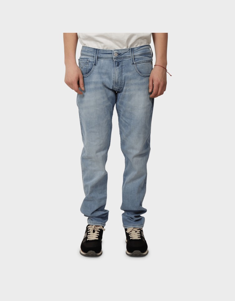 STRAIGHT FIT JEANS