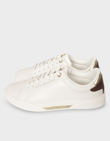 ESSENTIAL CHIC COURT