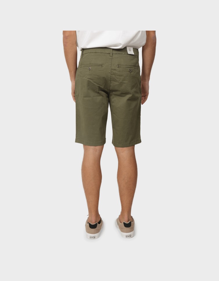 CLASSIC CHINO