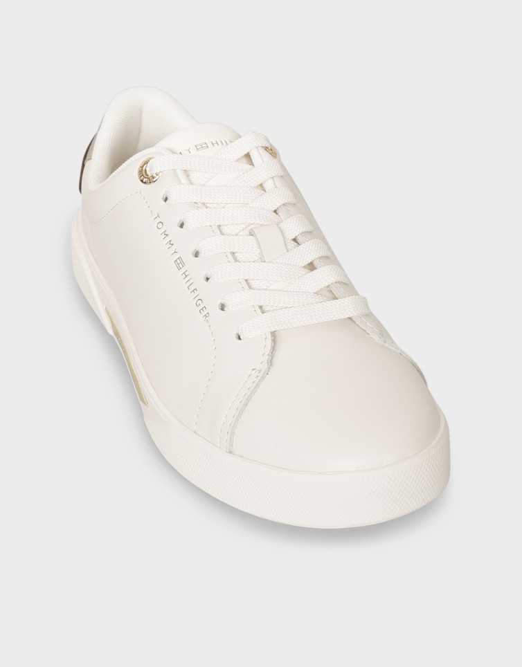 ESSENTIAL CHIC COURT